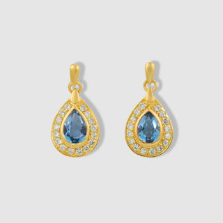 Ohrhänger aus 750 Gelbgold mit 2 Aquamarinen im Tropfenschliff zus. ca. 1,8 ct und 32 Brill. zus. ca. 0,55 ct TW/vs, neuwertig