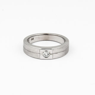 Diamantring aus Weißgold