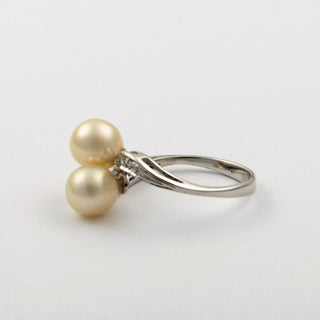 Vintage Perlenring aus Weißgold mit Diamant