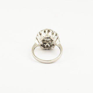 Entourage-Ring aus Weißgold mit Saphir und Diamant