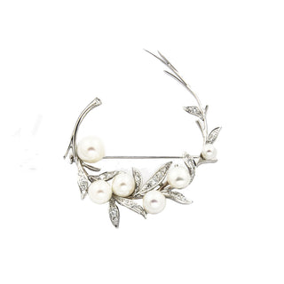 Perlenbrosche aus 750 Weißgold mit Brillant, nachhaltiger second hand Schmuck perfekt aufgearbeitet