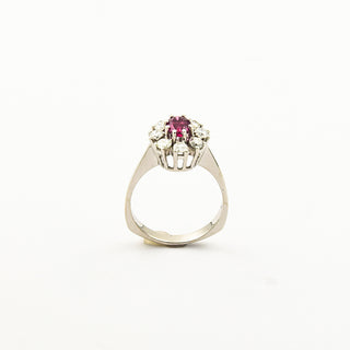 Entourage-Ring aus 585 Weißgold mit Rubin und Brillant, nachhaltiger second hand Schmuck perfekt aufgearbeitet