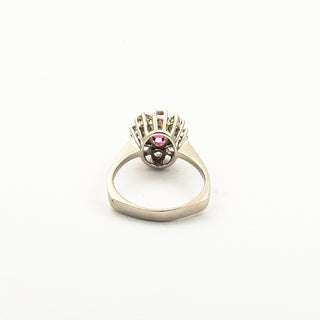 Entourage-Ring aus 585 Weißgold mit Rubin und Brillant, nachhaltiger second hand Schmuck perfekt aufgearbeitet