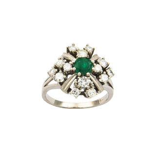 Entourage-Ring aus 585 Weißgold mit Smaragd und Brillant, nachhaltiger second hand Schmuck perfekt aufgearbeitet