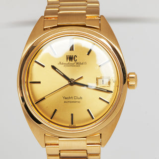 IWC Herrenarmbanduhr Yacht Club Automatik mit Datumsanzeige und Leuchtindizes und Zentralsekunde, gebrauchte Luxusuhr im Top-Zustand