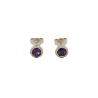 Ohrstecker aus 585 Weißgold mit Amethyst, nachhaltiger second hand Schmuck perfekt aufgearbeitet