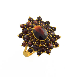 Ring aus 333 Gelbgold mit Granat, nachhaltiger second hand Schmuck perfekt aufgearbeitet
