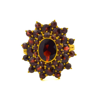 Ring aus 333 Gelbgold mit Granat, nachhaltiger second hand Schmuck perfekt aufgearbeitet