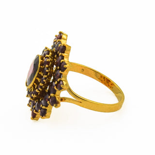 Ring aus 333 Gelbgold mit Granat, nachhaltiger second hand Schmuck perfekt aufgearbeitet