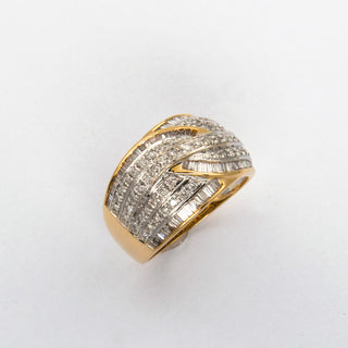 Ring aus 585 Gelb- und Weißgold mit Brillant und Diamant, nachhaltiger second hand Schmuck perfekt aufgearbeitet