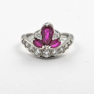 Rubinring aus 585 Weißgold mit Brillant, nachhaltiger second hand Schmuck perfekt aufgearbeitet