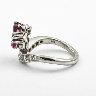 Rubinring aus 585 Weißgold mit Brillant, nachhaltiger second hand Schmuck perfekt aufgearbeitet