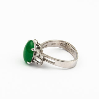 Ring aus 585 Weißgold mit Jade, Brillant und Diamant, nachhaltiger second hand Schmuck perfekt aufgearbeitet