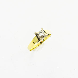 Solitärring aus 585 Gelb- und Weißgold mit Diamant, nachhaltiger second hand Schmuck perfekt aufgearbeitet