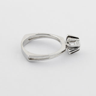 Solitärring aus 750 Weißgold mit Brillant, nachhaltiger second hand Schmuck perfekt aufgearbeitet