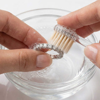 Diamantschmuck reinigen, pflegen und aufbewahren - Profi-Tipps
