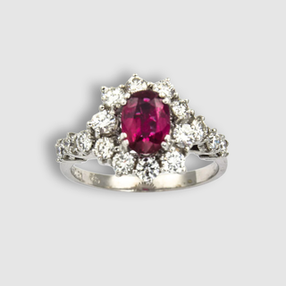 Rubinring aus Weißgold mit Brillant aus zweiter Hand