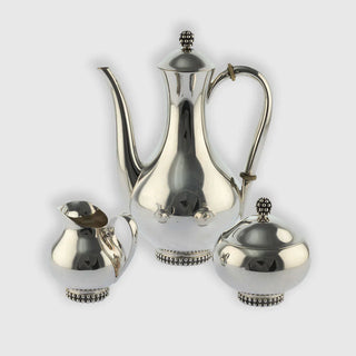 Teekanne, Zuckerdose, Milchkanne Trauben aus Silber