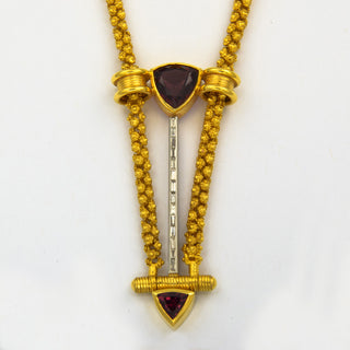 Collier aus Gelbgold mit Granat und Diamant, neuwertig