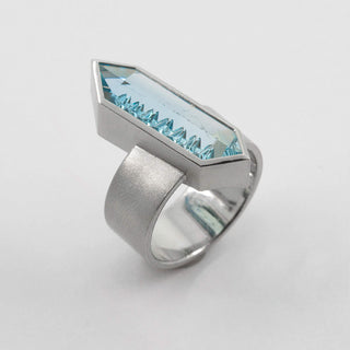 Tom Munsteiner Ring aus Platin mit Aquamarin