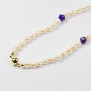 Perlenkette mit Amethyst und Schließe aus Gelbgold