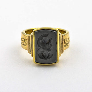 Ring aus Gelbgold mit Hämatit