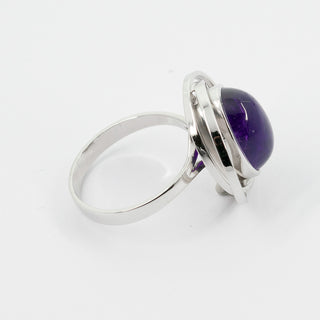 Ring aus Weißgold mit Amethyst