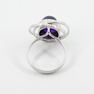 Ring aus Weißgold mit Amethyst