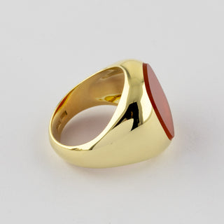 Ring aus Gelbgold mit Karneol