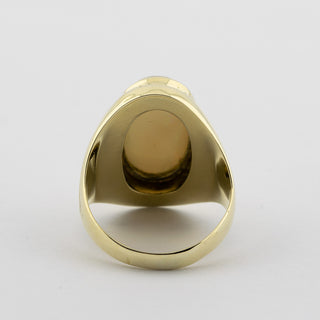 Ring aus Gelbgold mit Opal