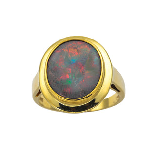 Ring aus Gelbgold mit Opal