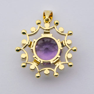 Anhänger aus Gelbgold mit Amethyst und Perle