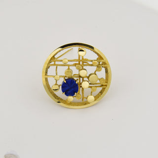 Brosche aus Gelbgold mit Lapislazuli