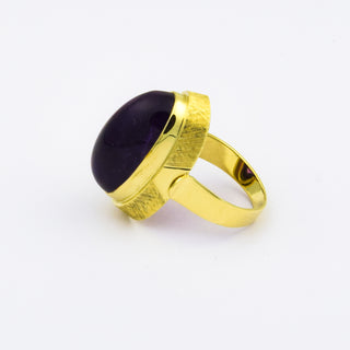 Ring aus Gelbgold mit Amethyst