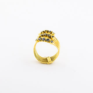 Ring aus Gelbgold mit Saphir und Diamant