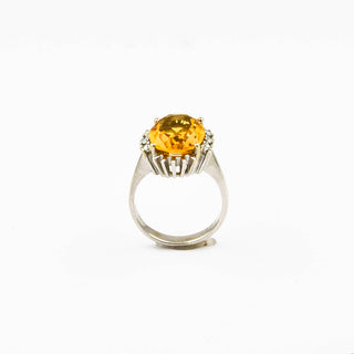 Ring aus Weißgold mit Citrin und Diamant