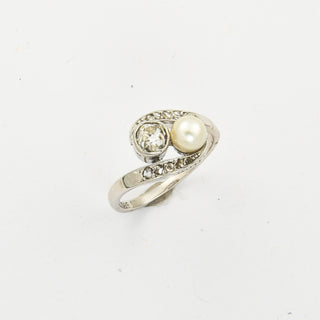 Toi-et-Moi Ring aus Weißgold mit Perle und Diamant