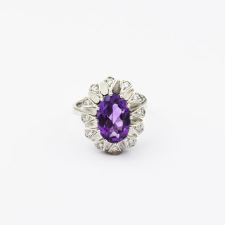 Entourage-Ring aus Weißgold mit Amethyst und Brillant