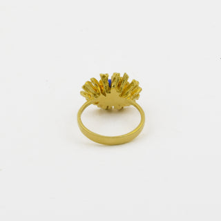 Ring aus Gelbgold mit Lapislazuli