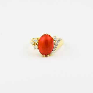 Korallenring aus Gelb- und Weißgold mit Brillant und Diamant