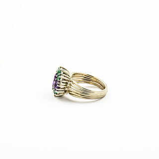 Ring aus Weißgold mit Amethyst und Smaragd