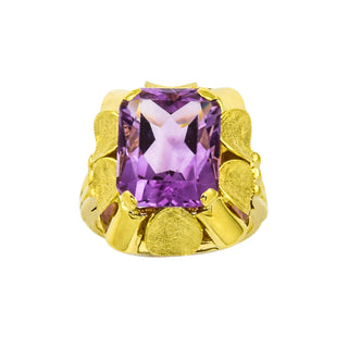 Ring aus Gelbgold mit Amethyst