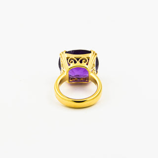 Ring aus Gelbgold mit Amethyst