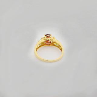 Ring aus Gelbgold mit Zirkon und Topas