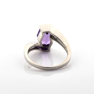 Ring aus Weißgold mit Amethyst und Diamant