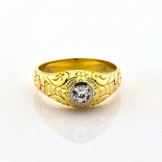 Herrenring aus Gelbgold mit Diamant