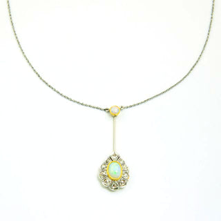 Kette mit Anhänger aus Gelb- und Weißgold mit Opal und Diamant, 19. Jahrhundert