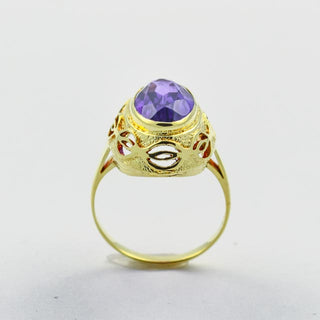 Ring aus Gelbgold mit Amethyst