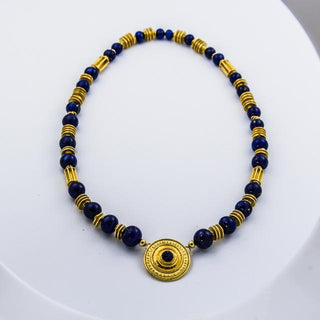 Collier aus Gelbgold mit Lapislazuli