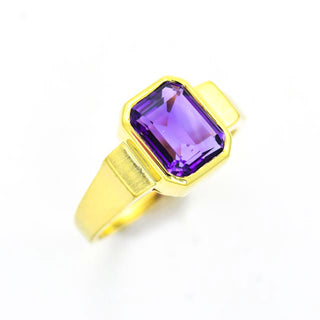 Ring aus Gelbgold mit Amethyst